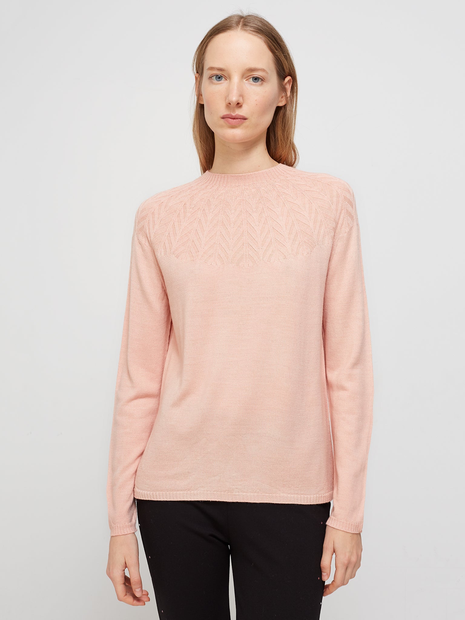 Round neck sweater