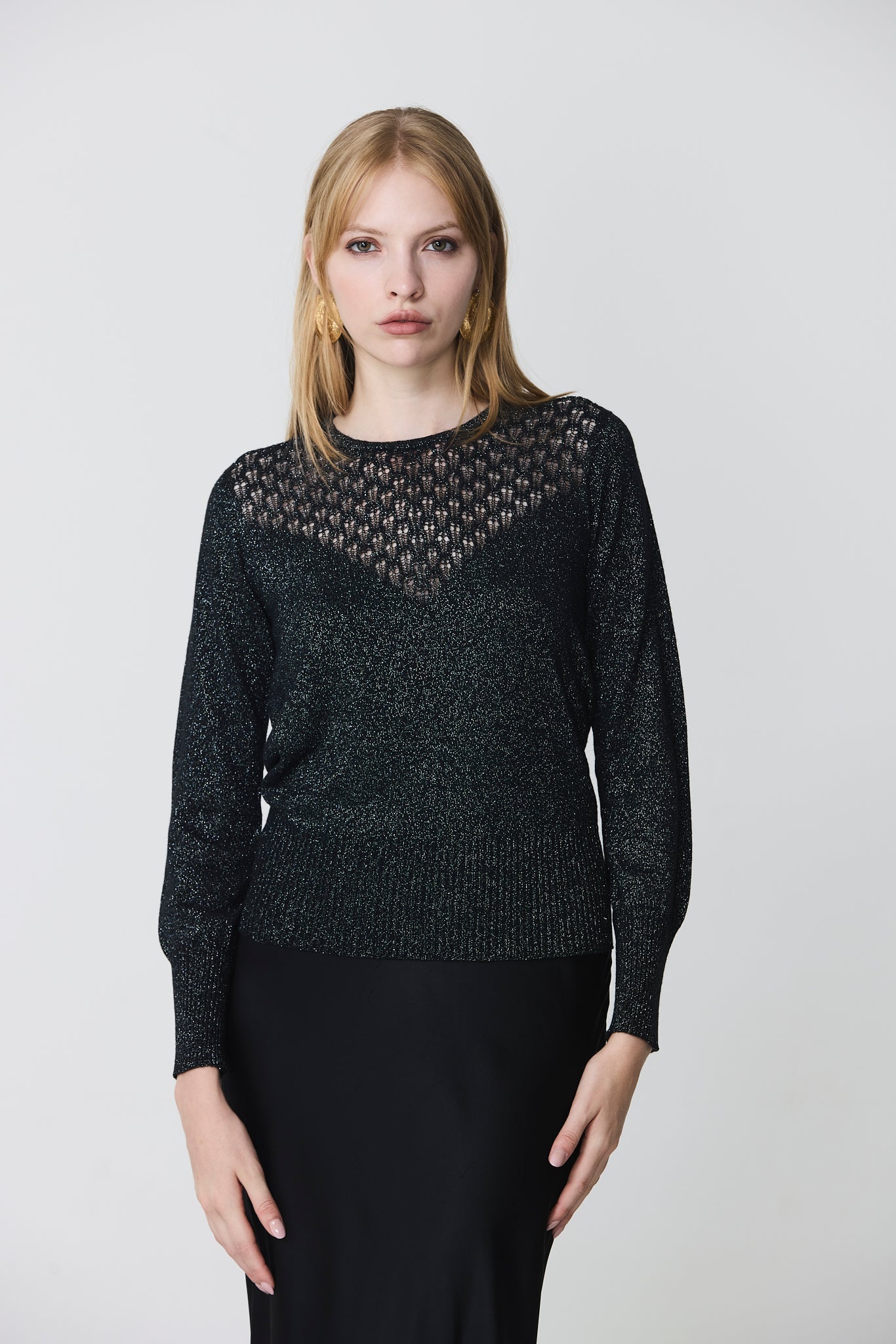 Round neck sweater