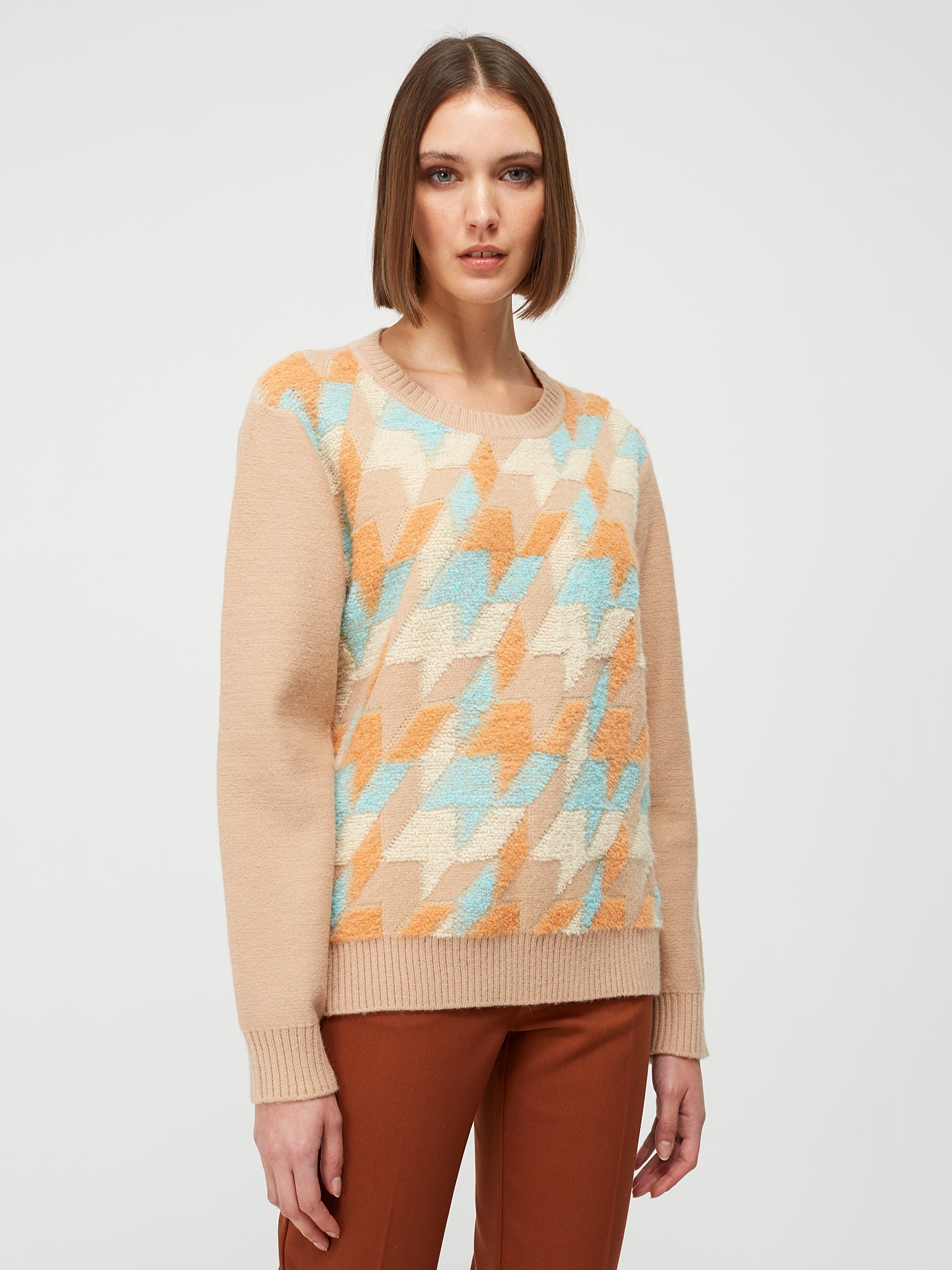 Round neck sweater