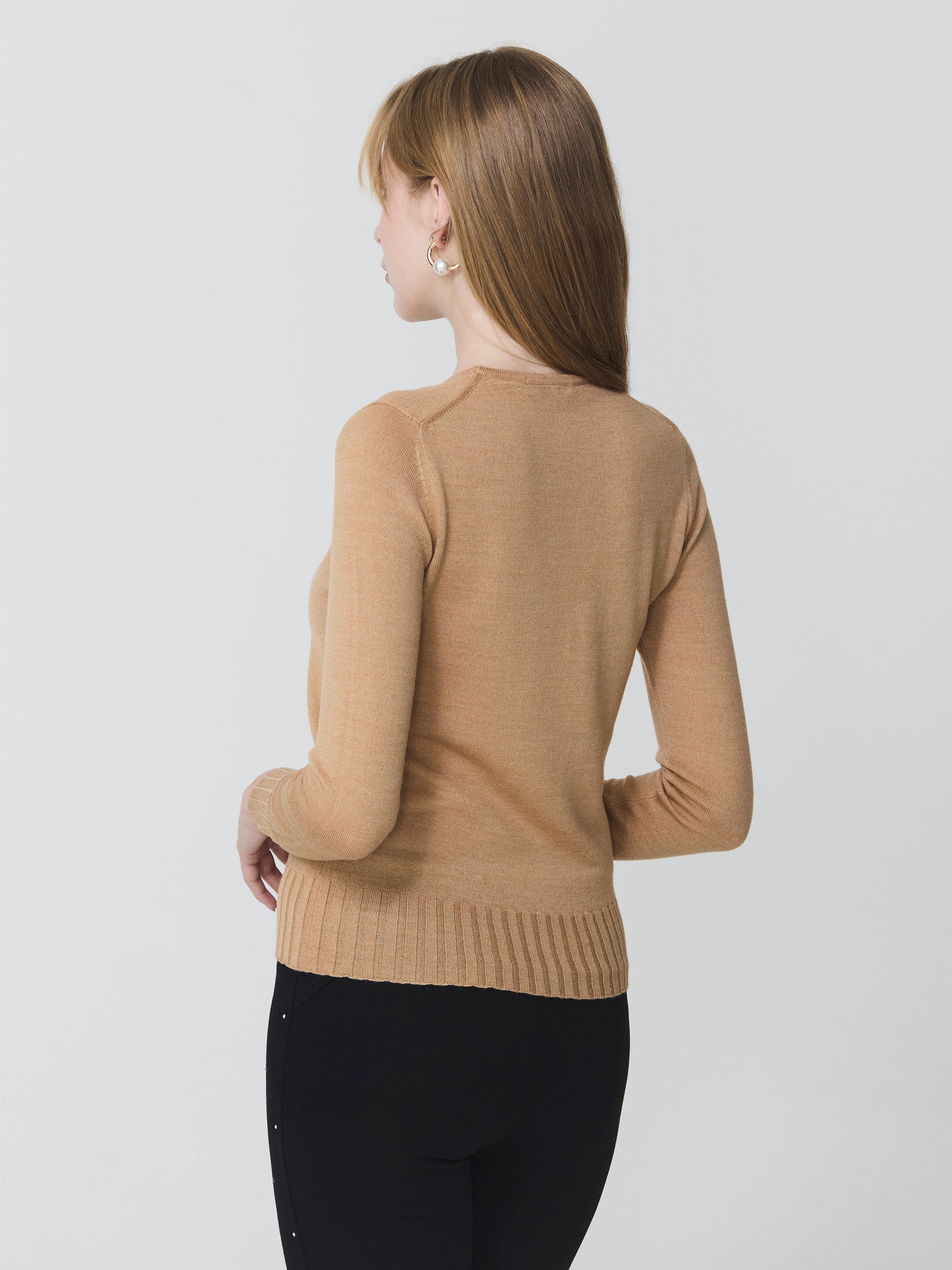 Round neck sweater