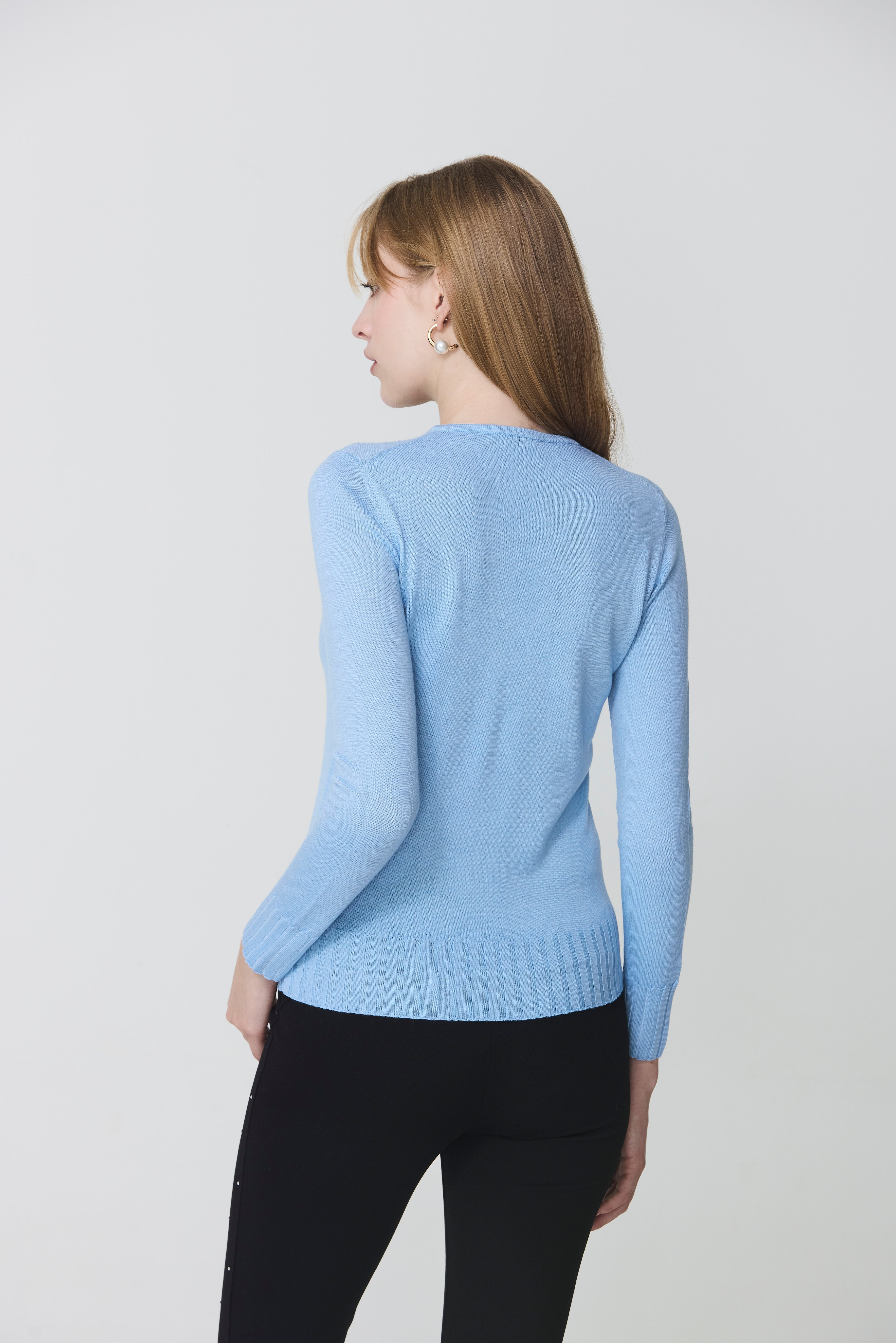 Round neck sweater