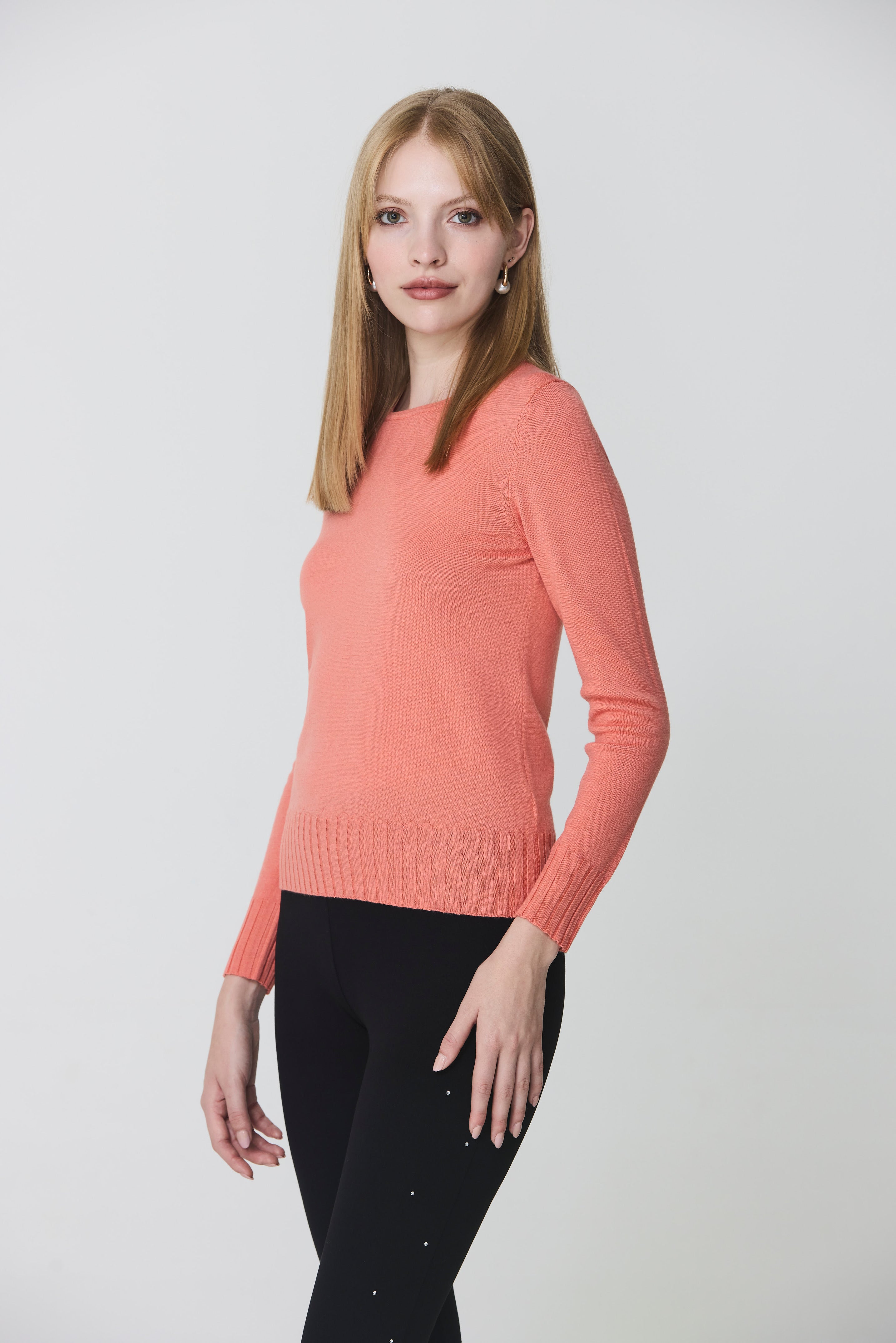 Round neck sweater