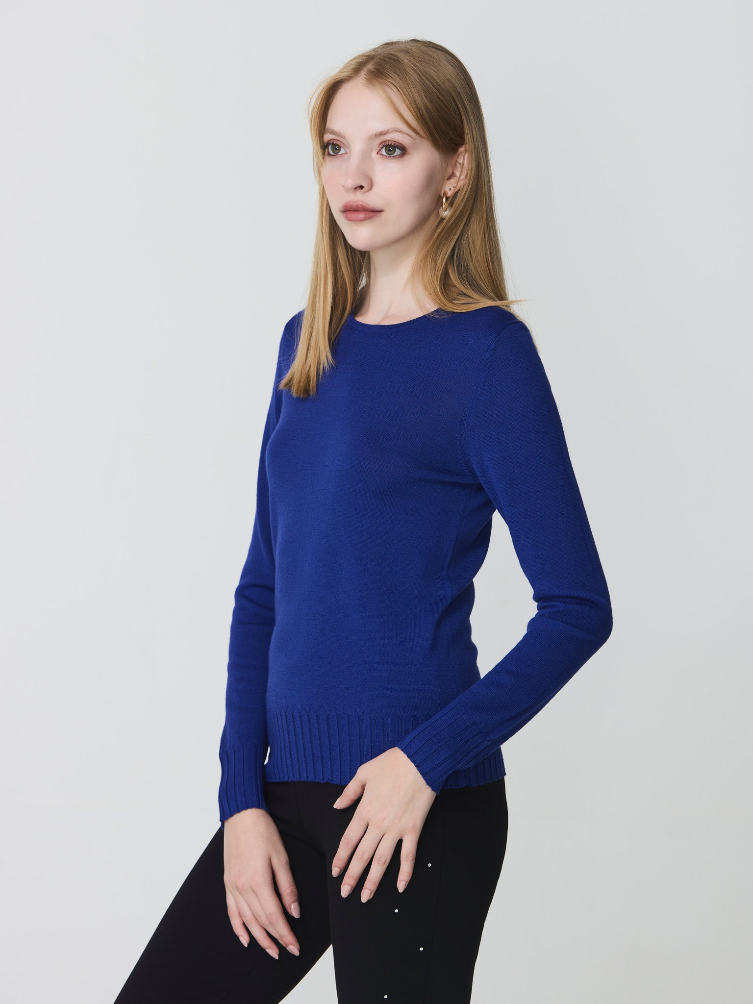 Round neck sweater