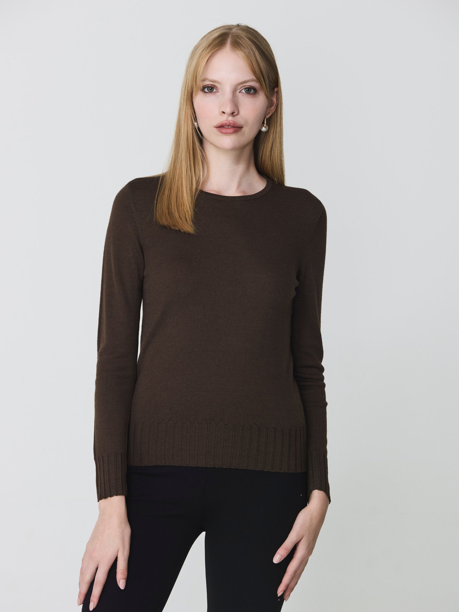 Round neck sweater