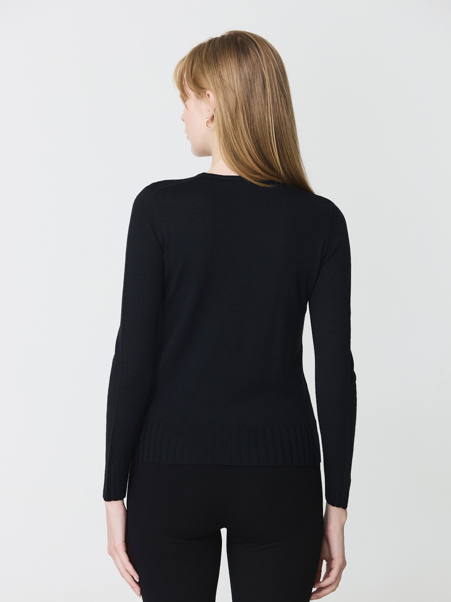 Round neck sweater