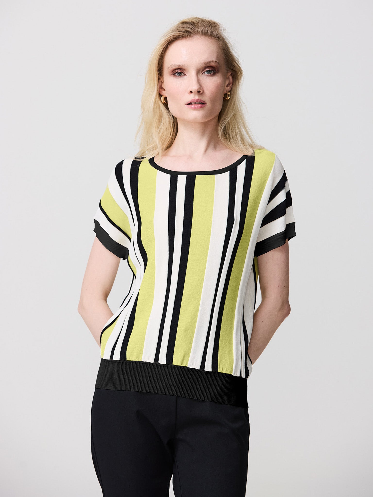 Tricolor vertical striped jersey