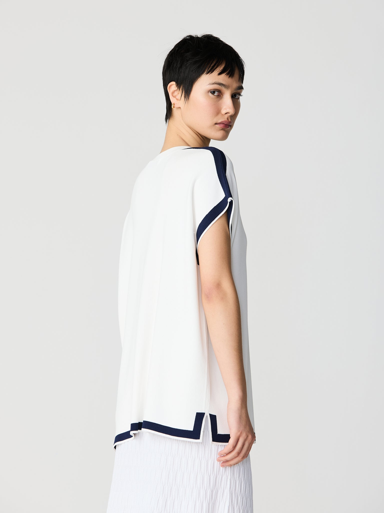 Dropped shoulder tunic with square design