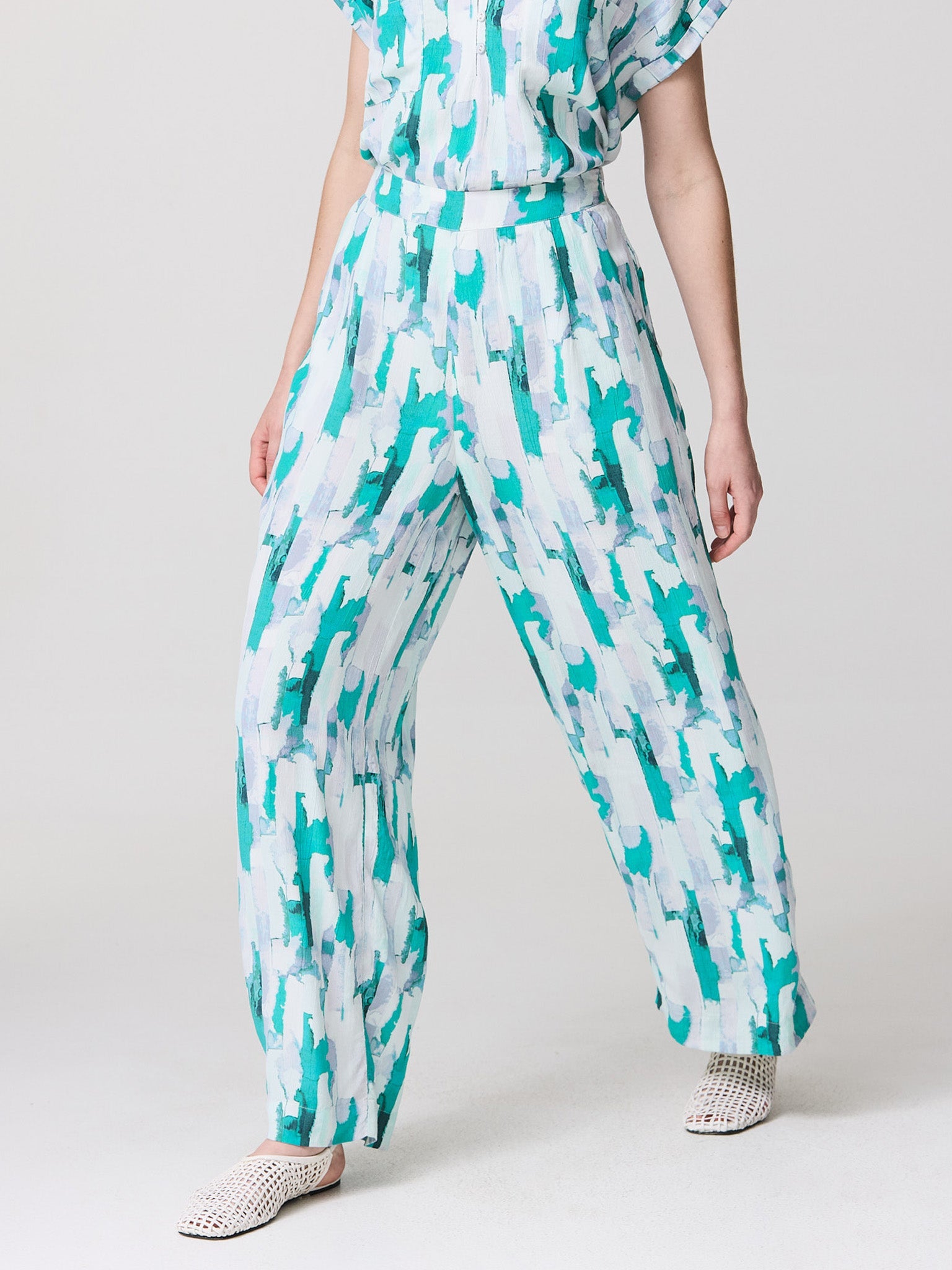 Wide leg trousers with organic print