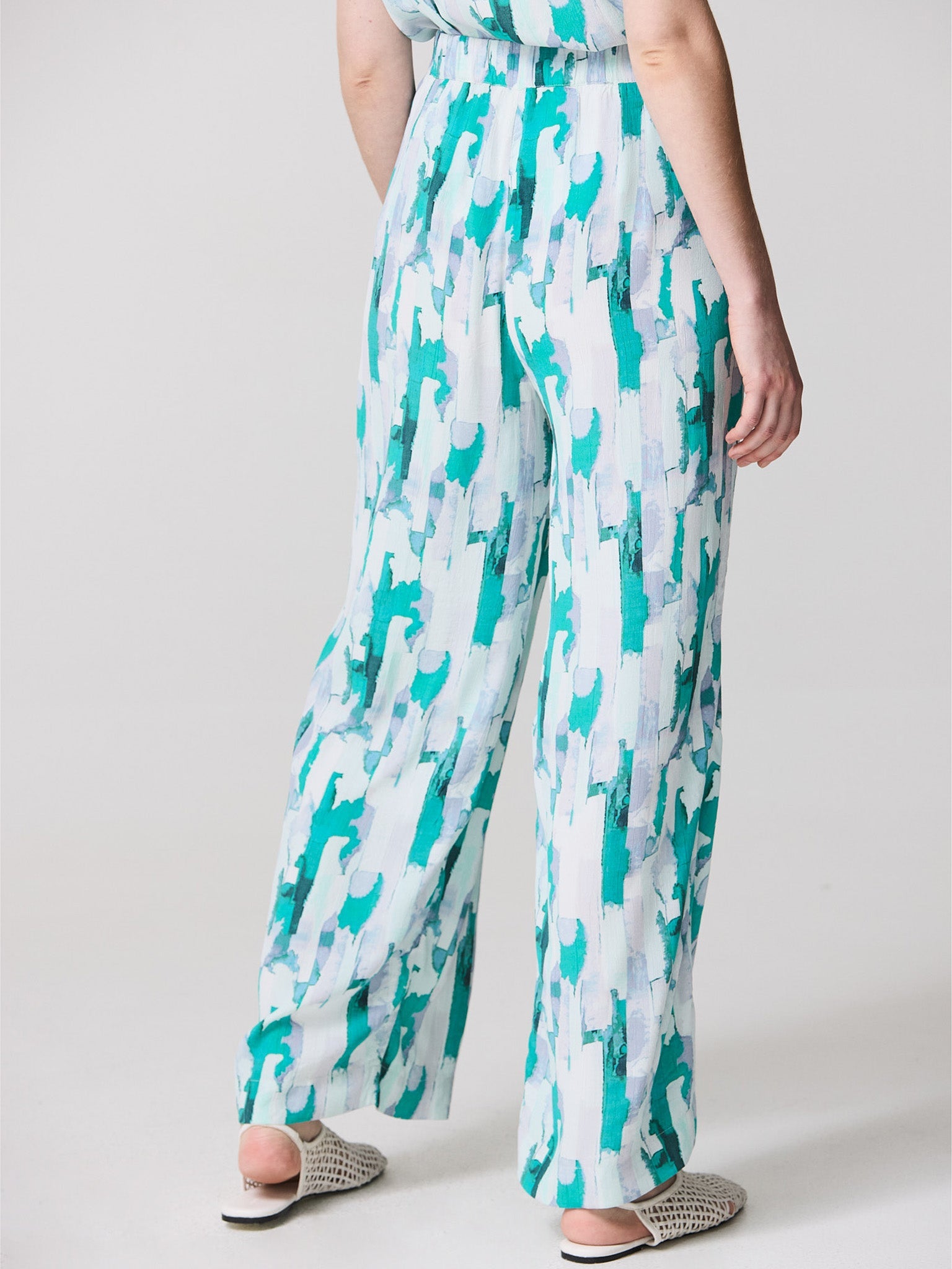 Wide leg trousers with organic print