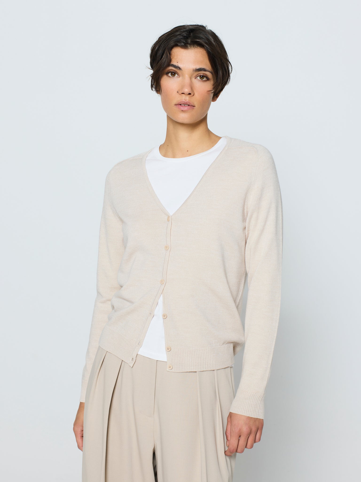Chaqueta básica cuello pico