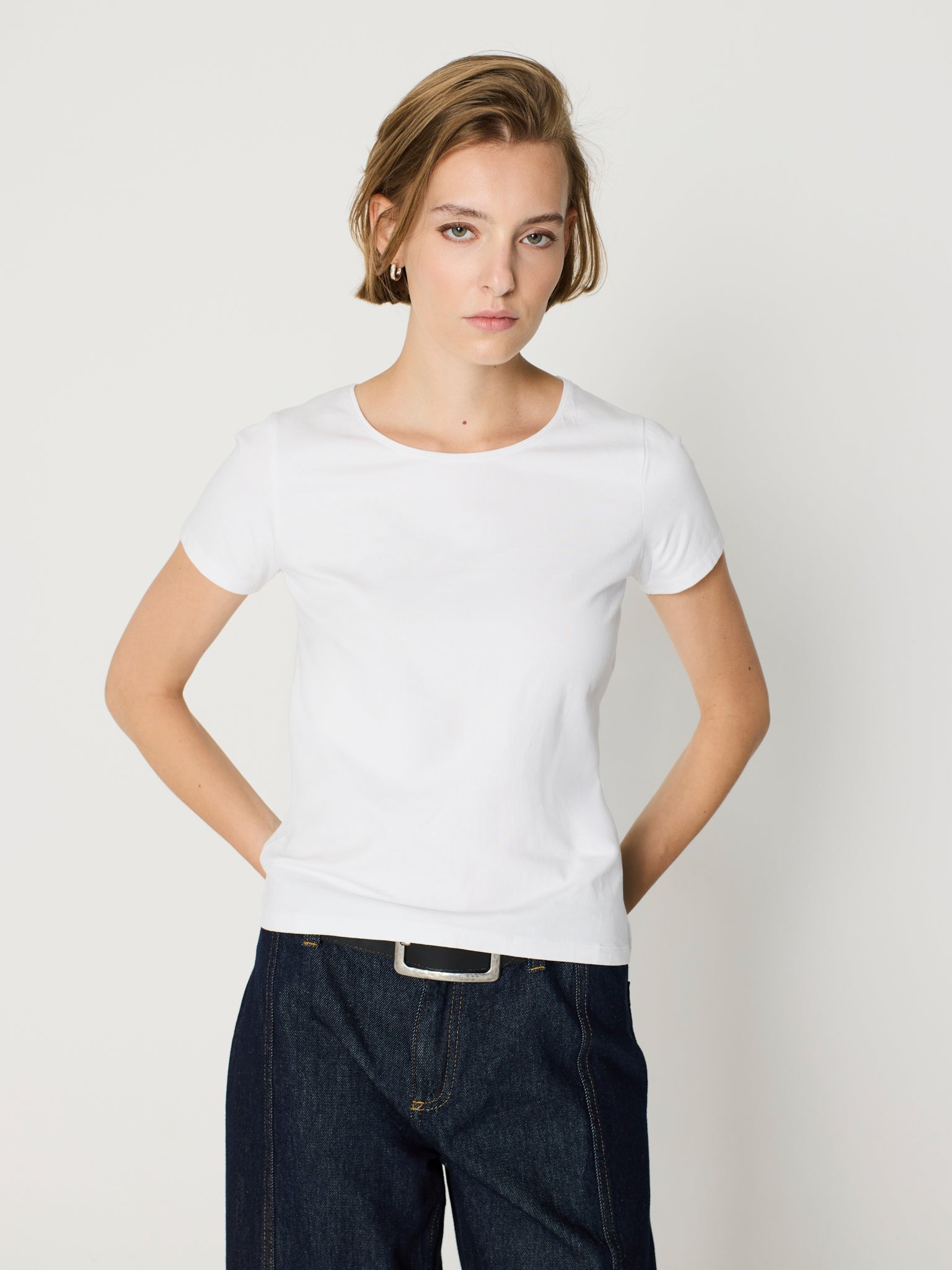 Camiseta básica cuello redondo y manga corta