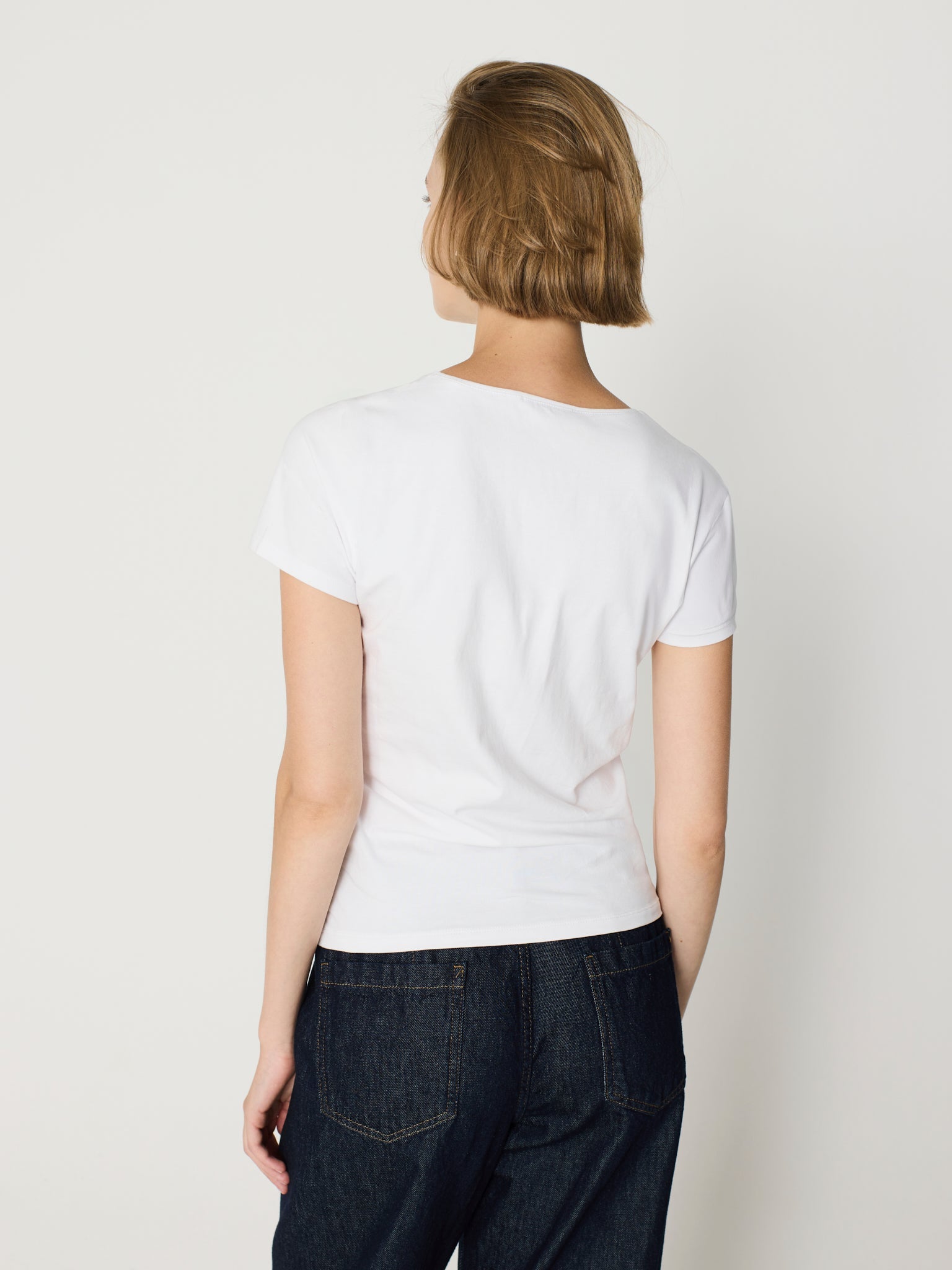 Camiseta básica cuello redondo y manga corta