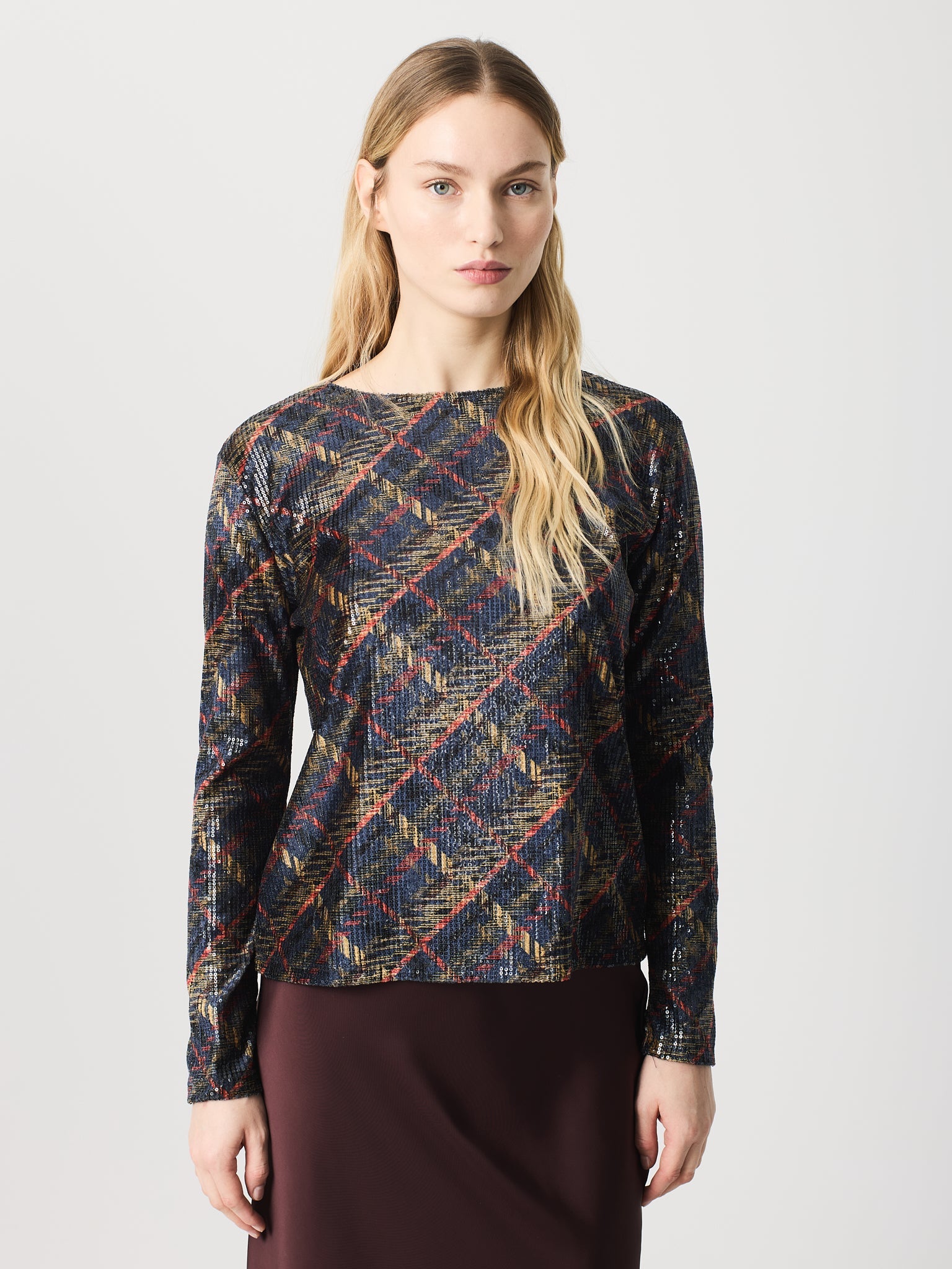 Camiseta de lentejuelas cuello caja