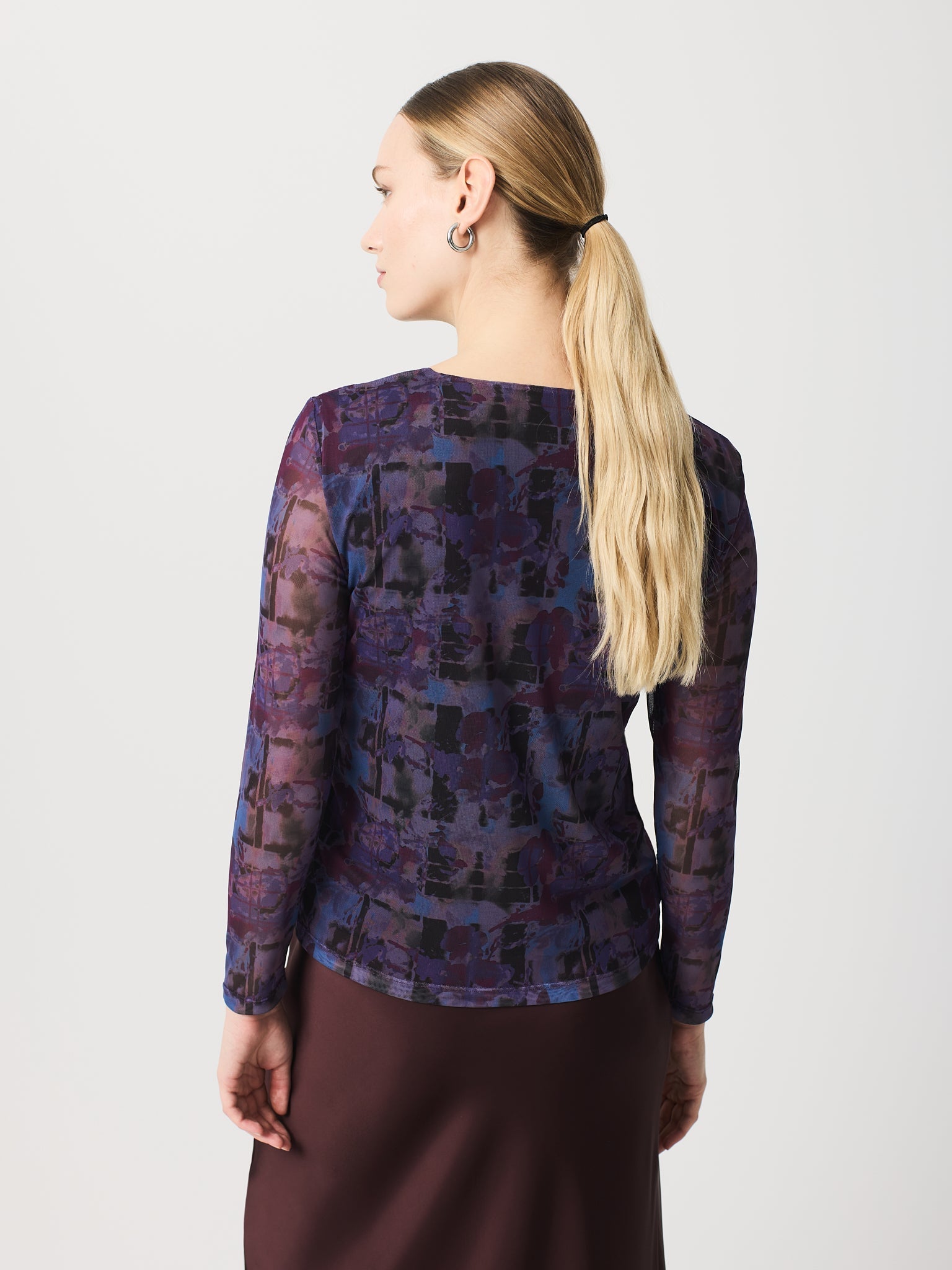 Camiseta estampado floral cuello redondo