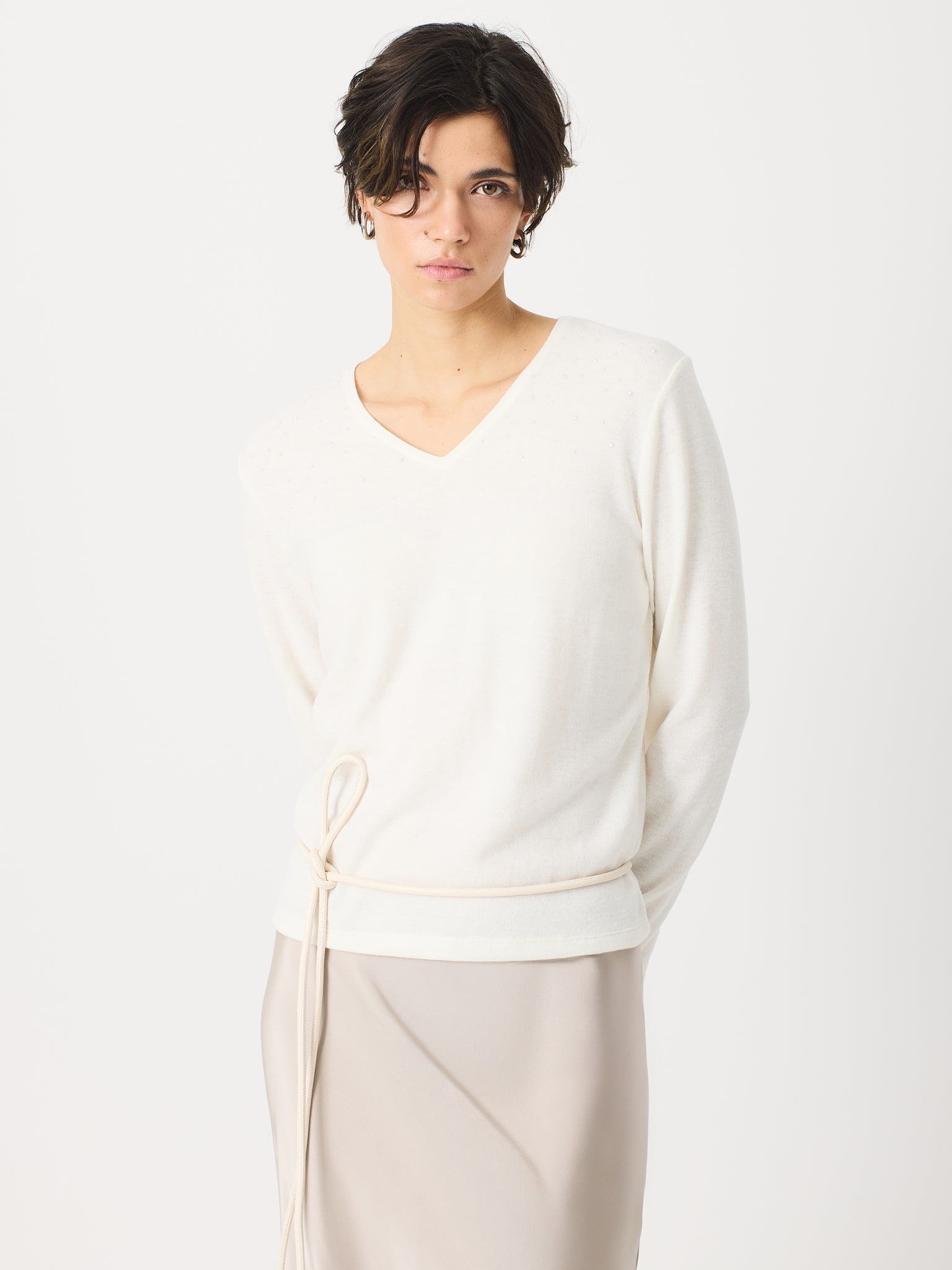 Camiseta con piedras brillantes